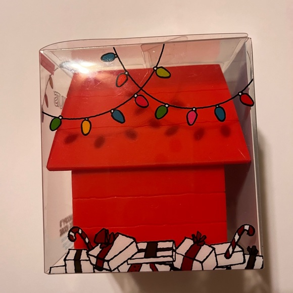 🆕 Wet N Wild Snoopy Sponge Case - Picture 2 of 4